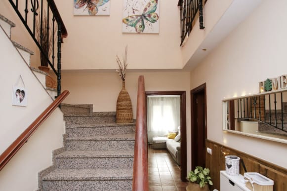 a jewel of more than 350m2 divided into two independent houses that are distributed over 2 levels.