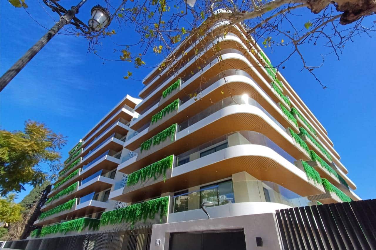 Descubra Jade Towers: vida costera de lujo con comodidades estilo resort y diseño sustentable. ¡Últimas unidades disponibles!